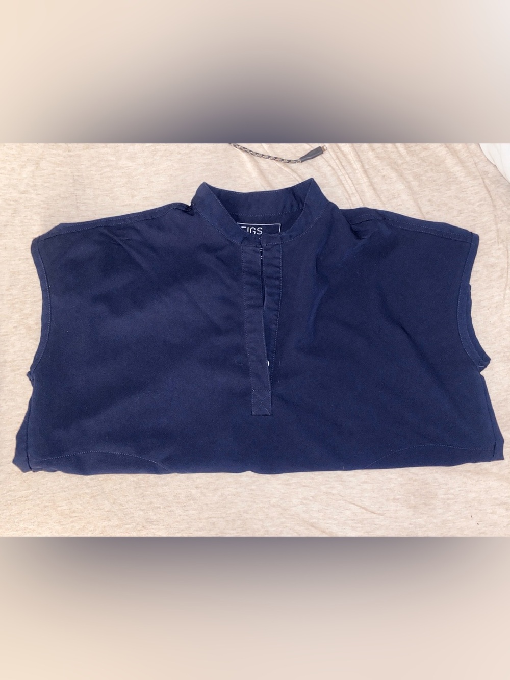 FIGS Rafaela Oversized Scrub Top - Picture 4 of 4